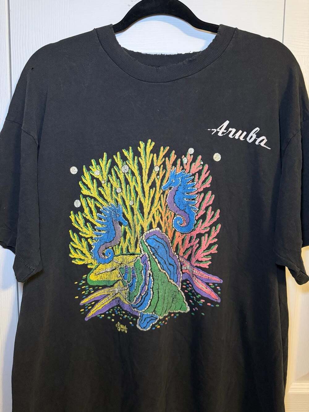 Vintage Aruba Coral Reef Seahorse T-Shirt Black Thrashed